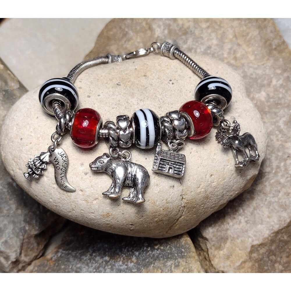 Jackson Hole Wyoming Charm Glass Bead Silver tone Bracelet